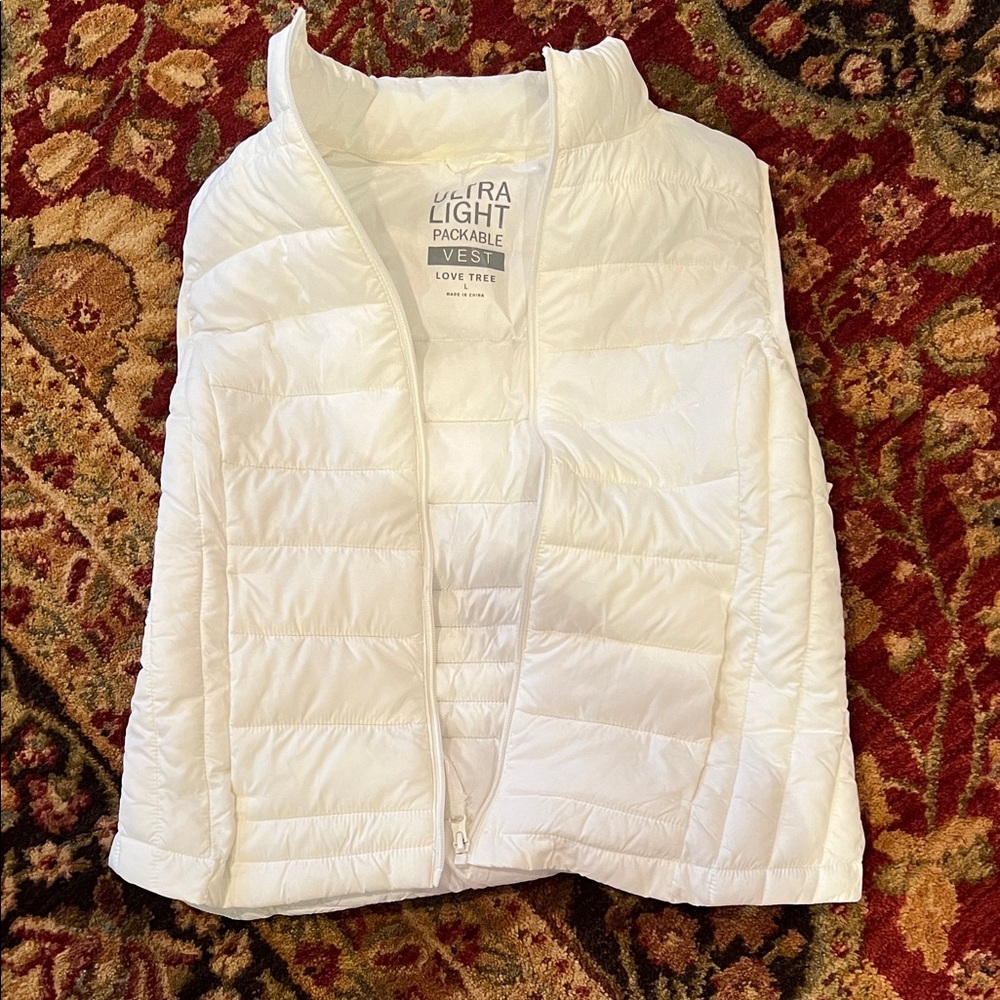 Love Tree off White Packable Vest